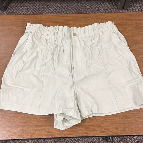 J. Crew Seamed Pull-On Paperbag Shorts in Softdrape* - Picture 4 of 8